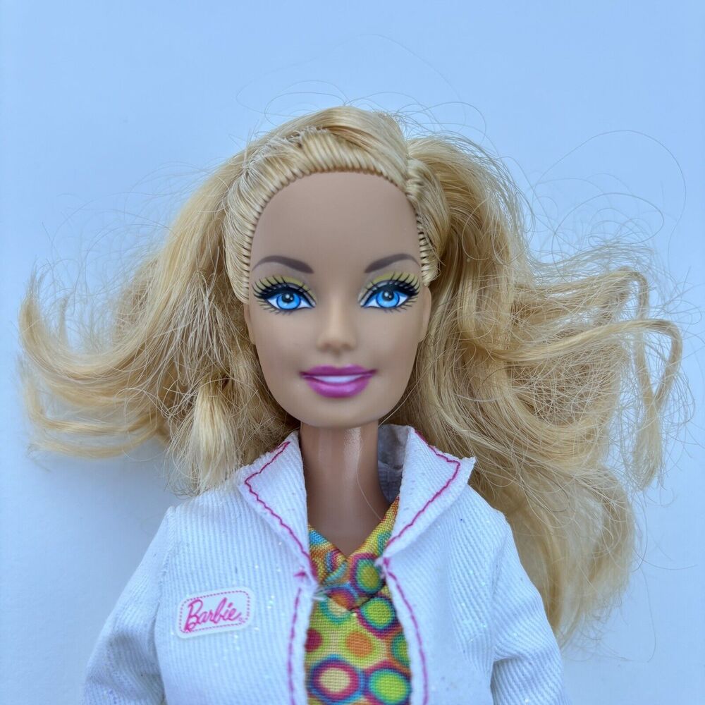 2009 I Can Be Series Kid Doctor Barbie Mattel Career Pediatrician Medicine - Picture 3 of 7